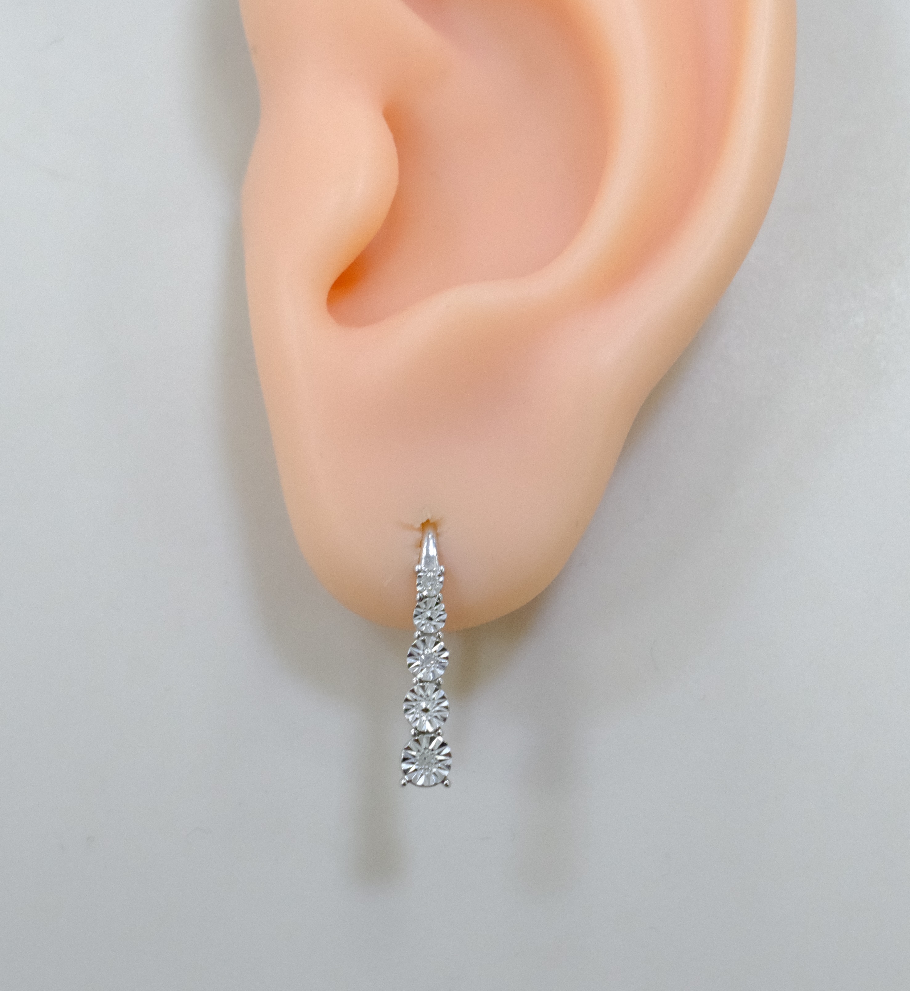 Серебряные серьги с бриллиантами